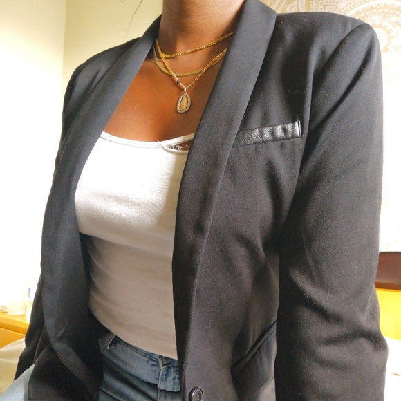 Blazer - Picture 3 of 3